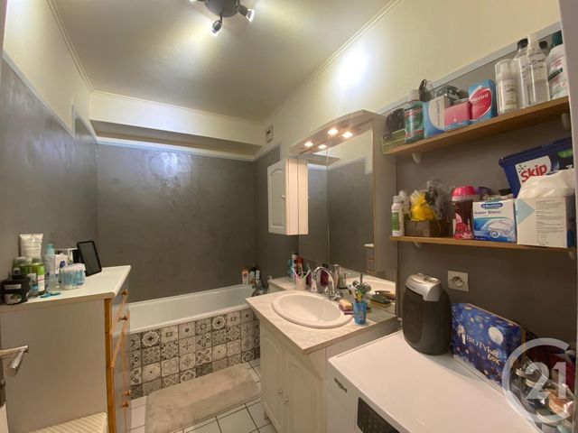 Appartement F5 à vendre - 5 pièces - 105.0 m2 - SARTROUVILLE - 78 - ILE-DE-FRANCE - Century 21 G.T.I. Appartement F5 à vendre - 5 pièces - 105.0 m2 - SARTROUVILLE - 78 - ILE-DE-FRANCE - Century 21 G.T.I.