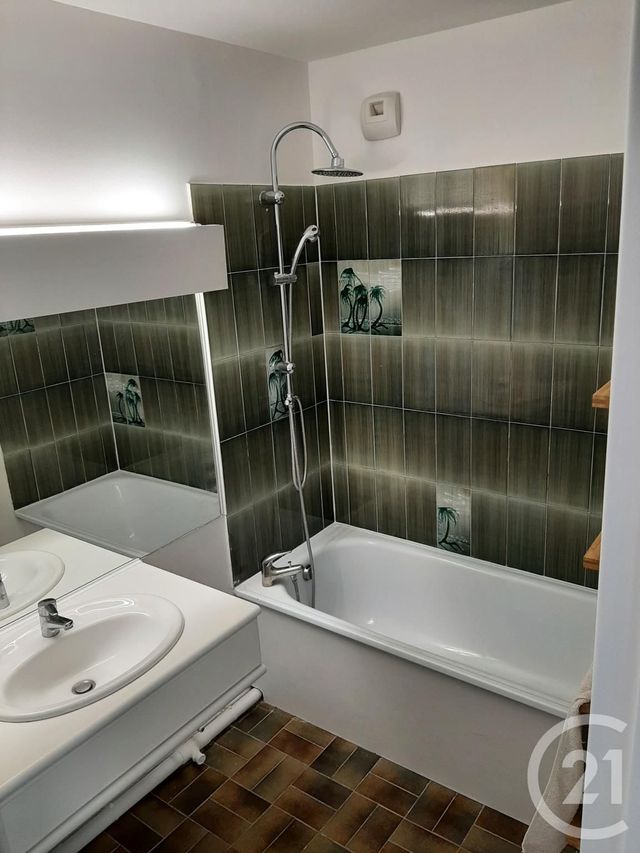 Afficher la photo en grand Appartement F4 à louer - 4 pièces - 92.09 m2 - SARTROUVILLE - 78 - ILE-DE-FRANCE - Century 21 G.T.I.