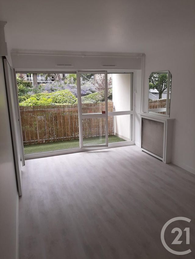 Afficher la photo en grand Appartement F4 à louer - 4 pièces - 92.09 m2 - SARTROUVILLE - 78 - ILE-DE-FRANCE - Century 21 G.T.I.