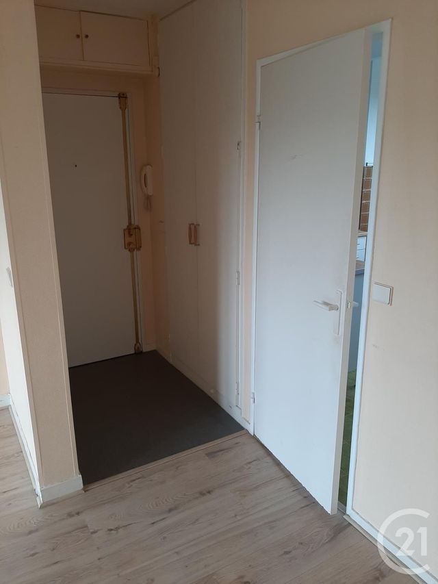 Appartement F4 à louer - 4 pièces - 63.0 m2 - CHATOU - 78 - ILE-DE-FRANCE - Century 21 G.T.I. Appartement F4 à louer - 4 pièces - 63.0 m2 - CHATOU - 78 - ILE-DE-FRANCE - Century 21 G.T.I.