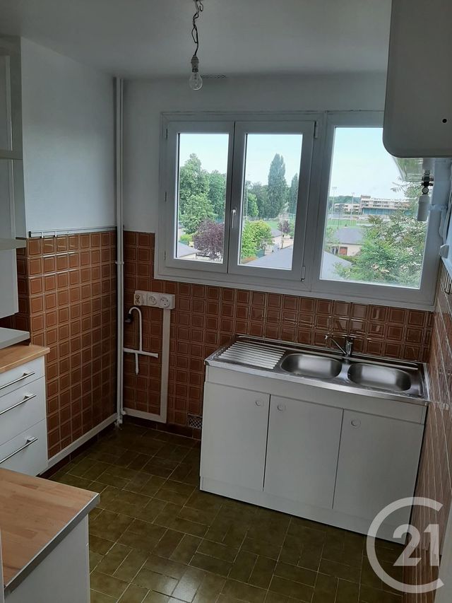 Appartement F4 à louer - 4 pièces - 63.0 m2 - CHATOU - 78 - ILE-DE-FRANCE - Century 21 G.T.I. Appartement F4 à louer - 4 pièces - 63.0 m2 - CHATOU - 78 - ILE-DE-FRANCE - Century 21 G.T.I.