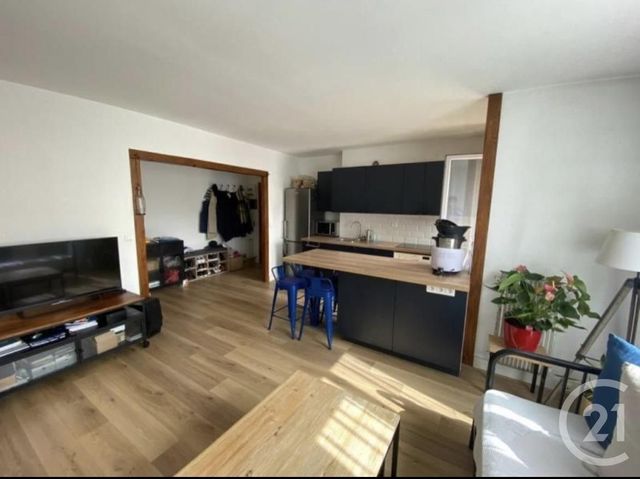 Afficher la photo en grand Appartement F4 à vendre - 4 pièces - 66.74 m2 - SARTROUVILLE - 78 - ILE-DE-FRANCE - Century 21 G.T.I.
