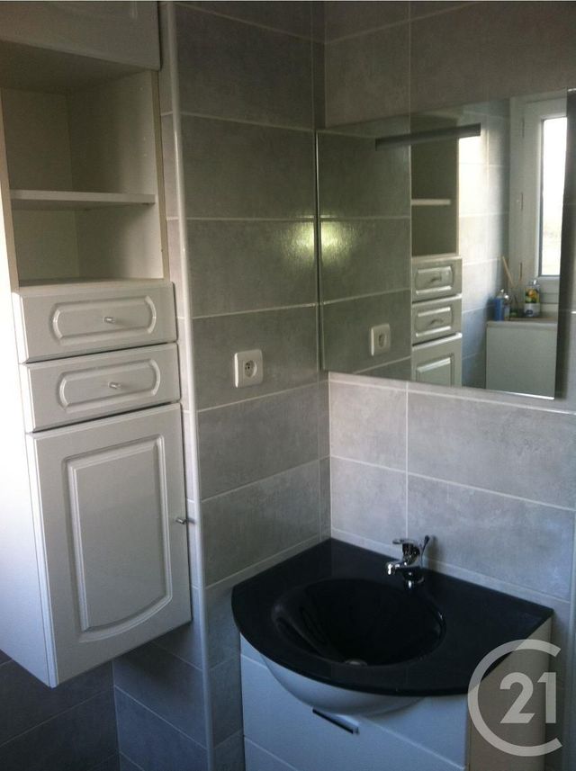 Studio à louer - 1 pièce - 23.0 m2 - SARTROUVILLE - 78 - ILE-DE-FRANCE - Century 21 G.T.I. Studio à louer - 1 pièce - 23.0 m2 - SARTROUVILLE - 78 - ILE-DE-FRANCE - Century 21 G.T.I.