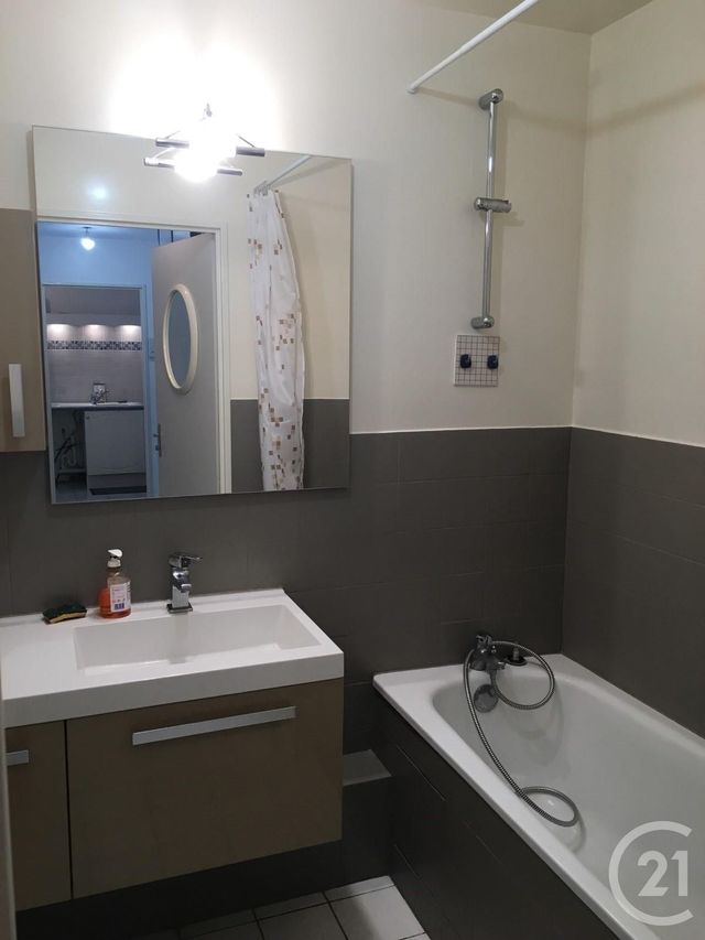 appartement à louer - 2 pièces - 49.56 m2 - SARTROUVILLE - 78 - ILE-DE-FRANCE - Century 21 G.T.I. appartement à louer - 2 pièces - 49.56 m2 - SARTROUVILLE - 78 - ILE-DE-FRANCE - Century 21 G.T.I.