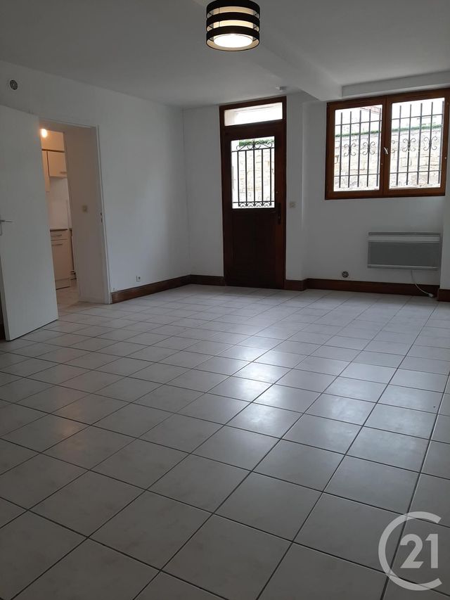 Appartement F1 à louer - 1 pièce - 35.0 m2 - HOUILLES - 78 - ILE-DE-FRANCE - Century 21 G.T.I. Appartement F1 à louer - 1 pièce - 35.0 m2 - HOUILLES - 78 - ILE-DE-FRANCE - Century 21 G.T.I.
