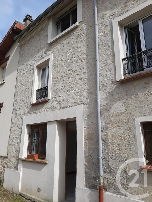Appartement F1 à louer - 1 pièce - 35.0 m2 - HOUILLES - 78 - ILE-DE-FRANCE - Century 21 G.T.I. Appartement F1 à louer - 1 pièce - 35.0 m2 - HOUILLES - 78 - ILE-DE-FRANCE - Century 21 G.T.I.