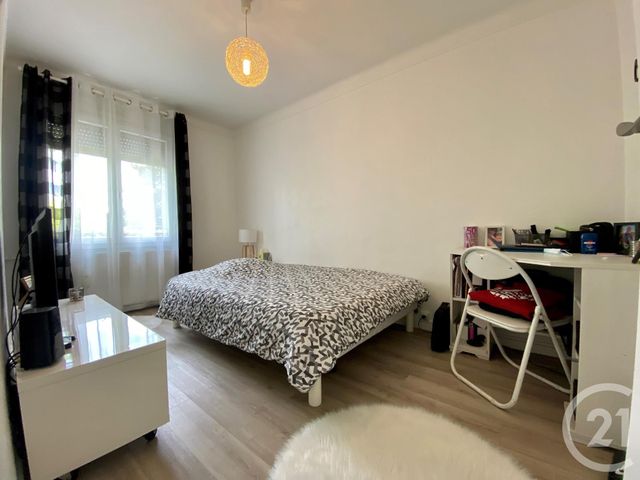 Appartement F4 à vendre - 4 pièces - 65.48 m2 - HOUILLES - 78 - ILE-DE-FRANCE - Century 21 G.T.I. Appartement F4 à vendre - 4 pièces - 65.48 m2 - HOUILLES - 78 - ILE-DE-FRANCE - Century 21 G.T.I.