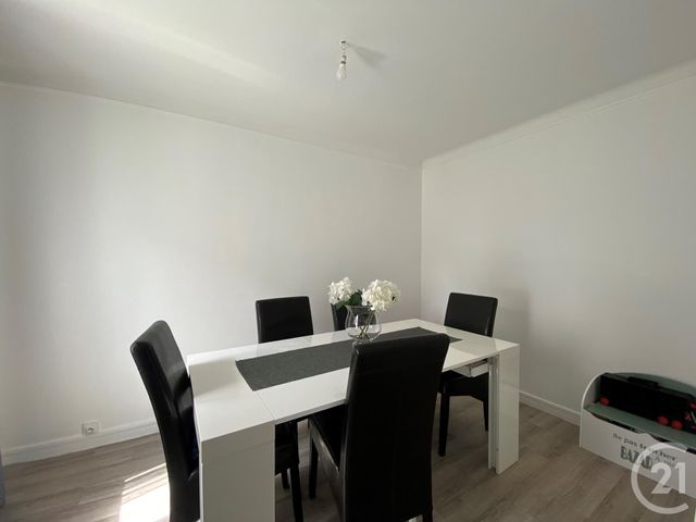 Appartement F4 à vendre - 4 pièces - 65.48 m2 - HOUILLES - 78 - ILE-DE-FRANCE - Century 21 G.T.I. Appartement F4 à vendre - 4 pièces - 65.48 m2 - HOUILLES - 78 - ILE-DE-FRANCE - Century 21 G.T.I.