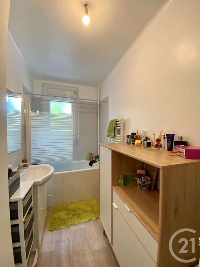 Appartement F4 à vendre - 4 pièces - 65.48 m2 - HOUILLES - 78 - ILE-DE-FRANCE - Century 21 G.T.I. Appartement F4 à vendre - 4 pièces - 65.48 m2 - HOUILLES - 78 - ILE-DE-FRANCE - Century 21 G.T.I.