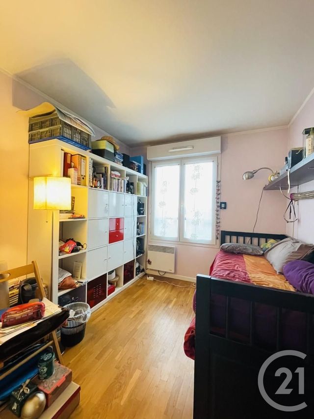 Appartement F4 à vendre - 4 pièces - 77.0 m2 - SARTROUVILLE - 78 - ILE-DE-FRANCE - Century 21 G.T.I. Appartement F4 à vendre - 4 pièces - 77.0 m2 - SARTROUVILLE - 78 - ILE-DE-FRANCE - Century 21 G.T.I.