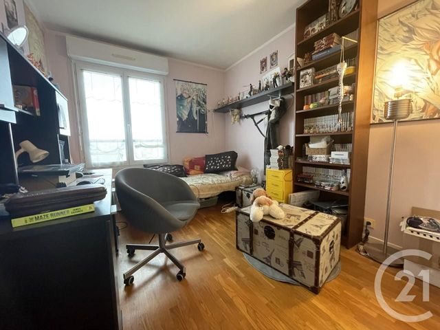 Appartement F4 à vendre - 4 pièces - 77.0 m2 - SARTROUVILLE - 78 - ILE-DE-FRANCE - Century 21 G.T.I. Appartement F4 à vendre - 4 pièces - 77.0 m2 - SARTROUVILLE - 78 - ILE-DE-FRANCE - Century 21 G.T.I.