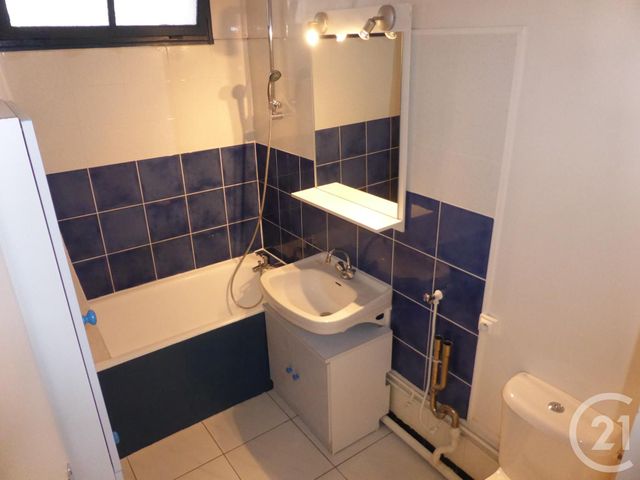 Appartement F1 à louer - 1 pièce - 31.65 m2 - CHATOU - 78 - ILE-DE-FRANCE - Century 21 G.T.I. Appartement F1 à louer - 1 pièce - 31.65 m2 - CHATOU - 78 - ILE-DE-FRANCE - Century 21 G.T.I.