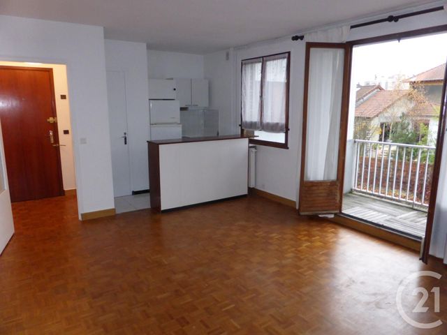 Appartement F1 à louer - 1 pièce - 31.65 m2 - CHATOU - 78 - ILE-DE-FRANCE - Century 21 G.T.I. Appartement F1 à louer - 1 pièce - 31.65 m2 - CHATOU - 78 - ILE-DE-FRANCE - Century 21 G.T.I.