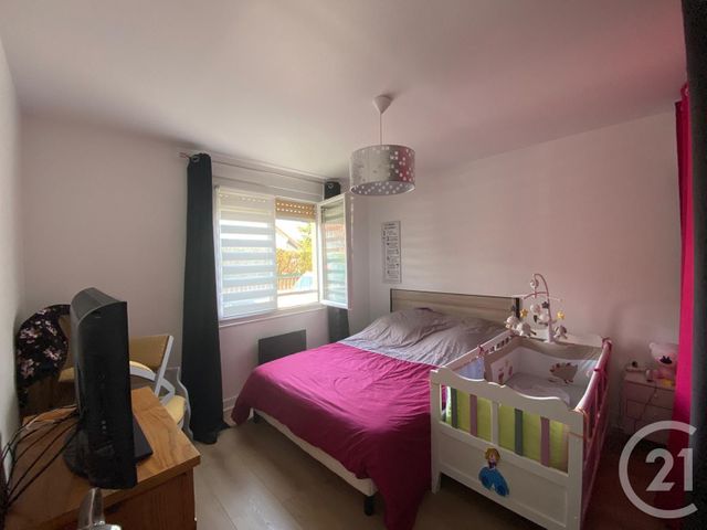 Appartement F3 à vendre - 3 pièces - 51.71 m2 - SARTROUVILLE - 78 - ILE-DE-FRANCE - Century 21 G.T.I. Appartement F3 à vendre - 3 pièces - 51.71 m2 - SARTROUVILLE - 78 - ILE-DE-FRANCE - Century 21 G.T.I.
