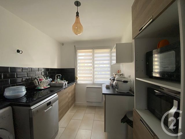 Appartement F3 à vendre - 3 pièces - 51.71 m2 - SARTROUVILLE - 78 - ILE-DE-FRANCE - Century 21 G.T.I. Appartement F3 à vendre - 3 pièces - 51.71 m2 - SARTROUVILLE - 78 - ILE-DE-FRANCE - Century 21 G.T.I.