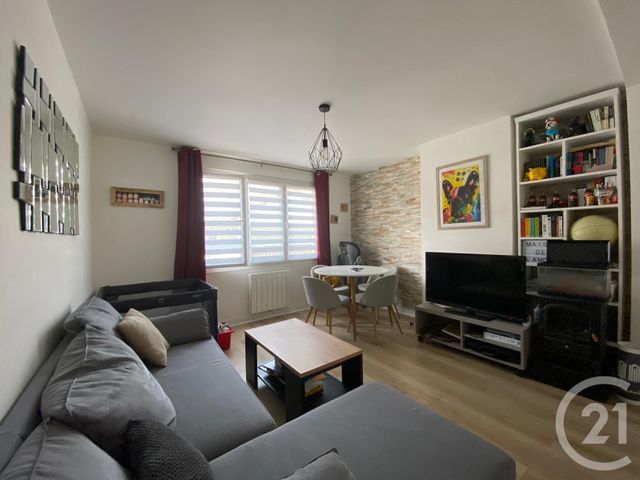 Appartement F3 à vendre - 3 pièces - 51.71 m2 - SARTROUVILLE - 78 - ILE-DE-FRANCE - Century 21 G.T.I. Appartement F3 à vendre - 3 pièces - 51.71 m2 - SARTROUVILLE - 78 - ILE-DE-FRANCE - Century 21 G.T.I.