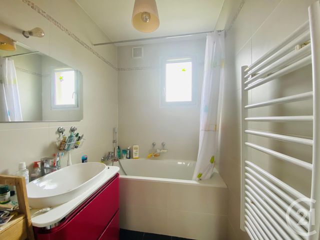 Appartement F4 à vendre - 4 pièces - 81.8 m2 - SARTROUVILLE - 78 - ILE-DE-FRANCE - Century 21 G.T.I. Appartement F4 à vendre - 4 pièces - 81.8 m2 - SARTROUVILLE - 78 - ILE-DE-FRANCE - Century 21 G.T.I.