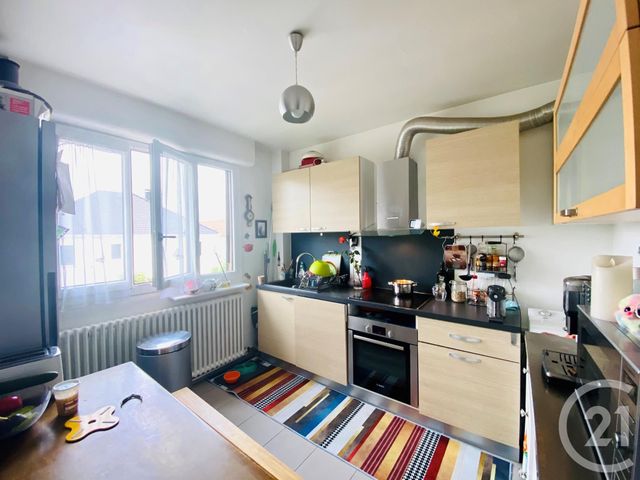 Appartement F4 à vendre - 4 pièces - 81.8 m2 - SARTROUVILLE - 78 - ILE-DE-FRANCE - Century 21 G.T.I. Appartement F4 à vendre - 4 pièces - 81.8 m2 - SARTROUVILLE - 78 - ILE-DE-FRANCE - Century 21 G.T.I.