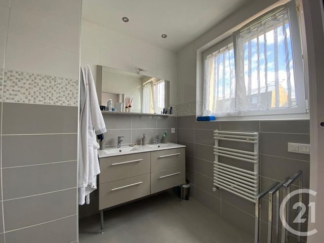 maison à vendre - 7 pièces - 178.0 m2 - SARTROUVILLE - 78 - ILE-DE-FRANCE - Century 21 G.T.I. maison à vendre - 7 pièces - 178.0 m2 - SARTROUVILLE - 78 - ILE-DE-FRANCE - Century 21 G.T.I.