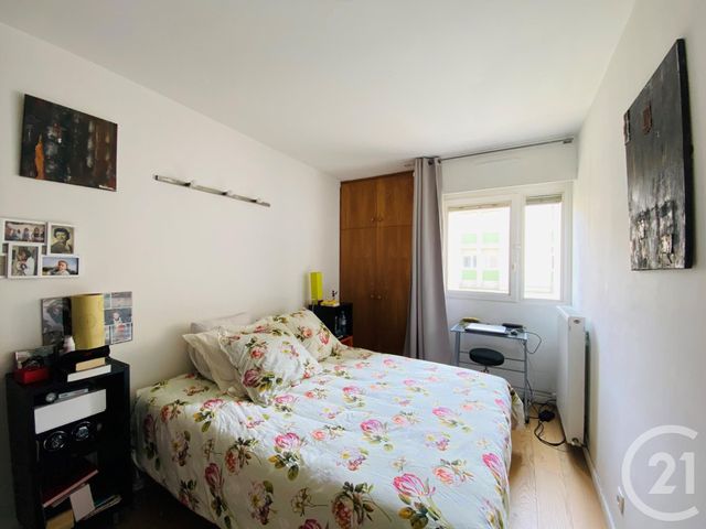 Appartement F5 à vendre - 5 pièces - 100.47 m2 - SARTROUVILLE - 78 - ILE-DE-FRANCE - Century 21 G.T.I. Appartement F5 à vendre - 5 pièces - 100.47 m2 - SARTROUVILLE - 78 - ILE-DE-FRANCE - Century 21 G.T.I.