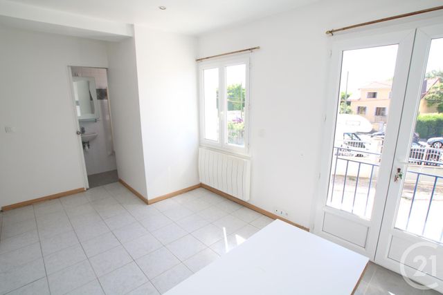 Afficher la photo en grand Appartement F1 à louer - 1 pièce - 21.39 m2 - SARTROUVILLE - 78 - ILE-DE-FRANCE - Century 21 G.T.I.