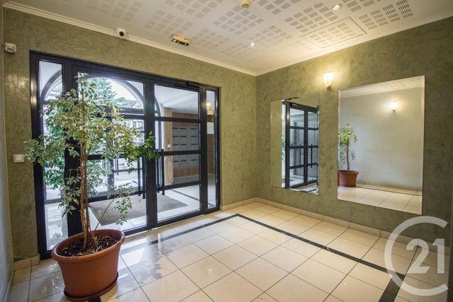 Afficher la photo en grand Studio à vendre - 1 pièce - 26.36 m2 - SARTROUVILLE - 78 - ILE-DE-FRANCE - Century 21 G.T.I.