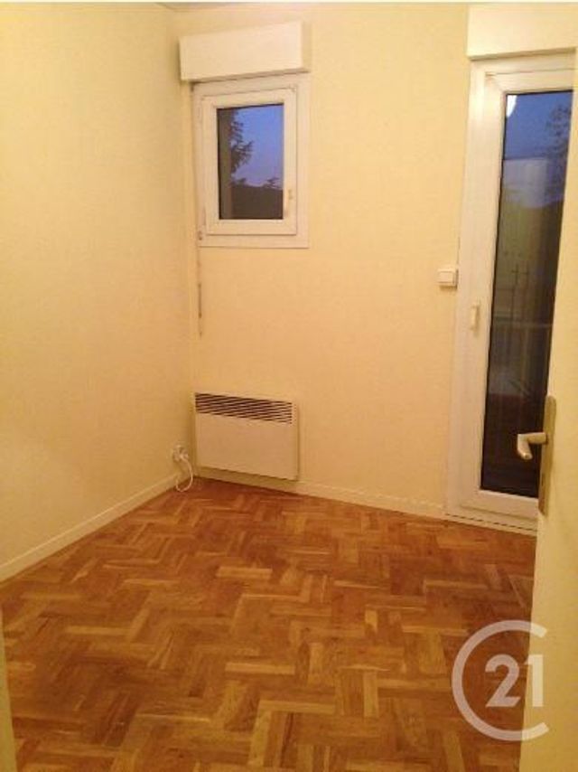 Afficher la photo en grand Studio à louer - 1 pièce - 23.41 m2 - SARTROUVILLE - 78 - ILE-DE-FRANCE - Century 21 G.T.I.