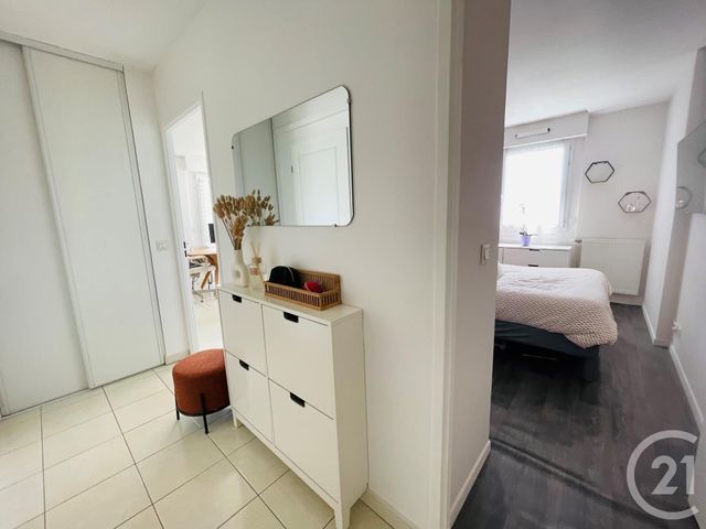 Appartement F2 à vendre - 2 pièces - 43.8 m2 - SARTROUVILLE - 78 - ILE-DE-FRANCE - Century 21 G.T.I.