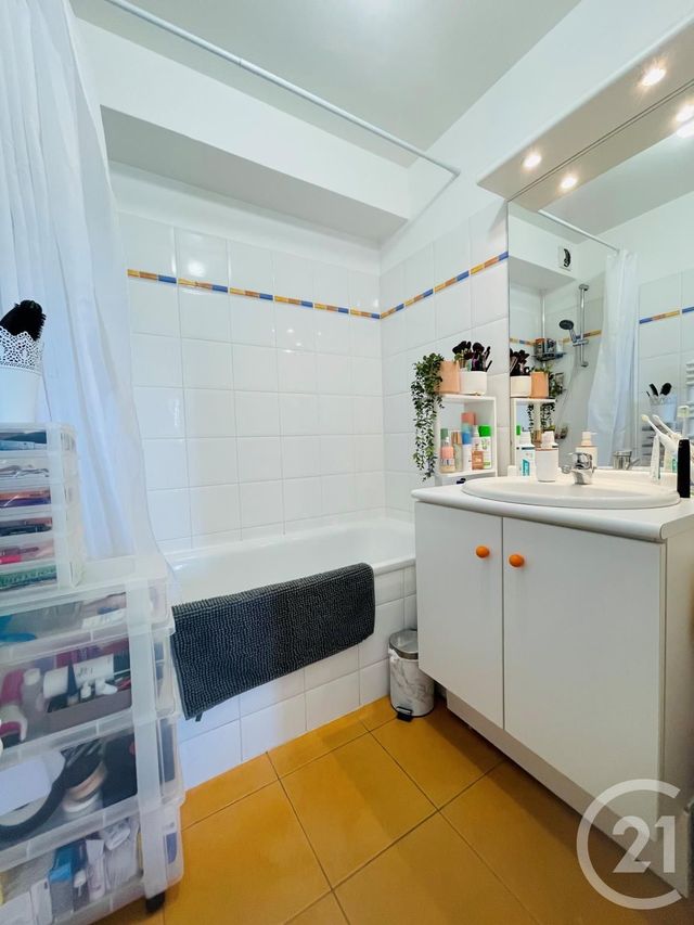Appartement F2 à vendre - 2 pièces - 43.8 m2 - SARTROUVILLE - 78 - ILE-DE-FRANCE - Century 21 G.T.I.