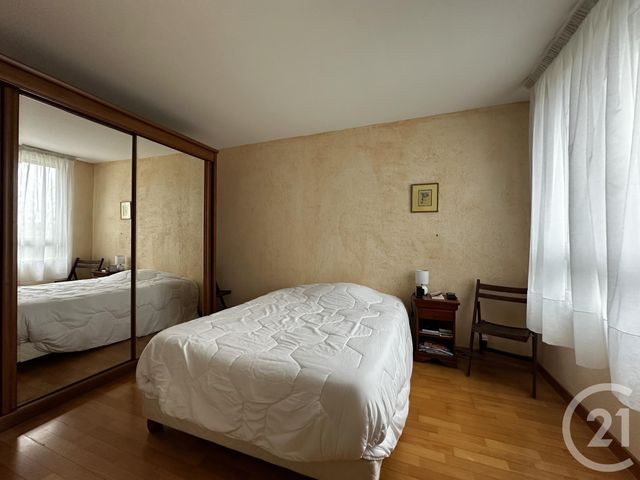 Afficher la photo en grand Appartement F3 à vendre - 3 pièces - 77.36 m2 - SARTROUVILLE - 78 - ILE-DE-FRANCE - Century 21 G.T.I.