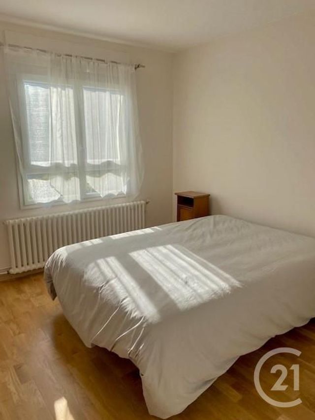 Appartement F3 à louer - 3 pièces - 52.24 m2 - SARTROUVILLE - 78 - ILE-DE-FRANCE - Century 21 G.T.I.