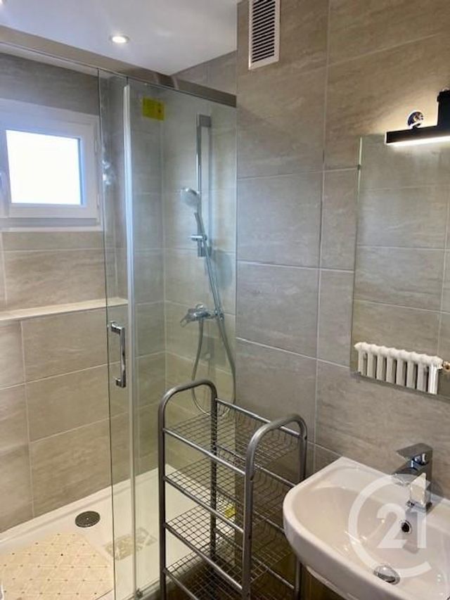 Appartement F3 à louer - 3 pièces - 52.24 m2 - SARTROUVILLE - 78 - ILE-DE-FRANCE - Century 21 G.T.I.