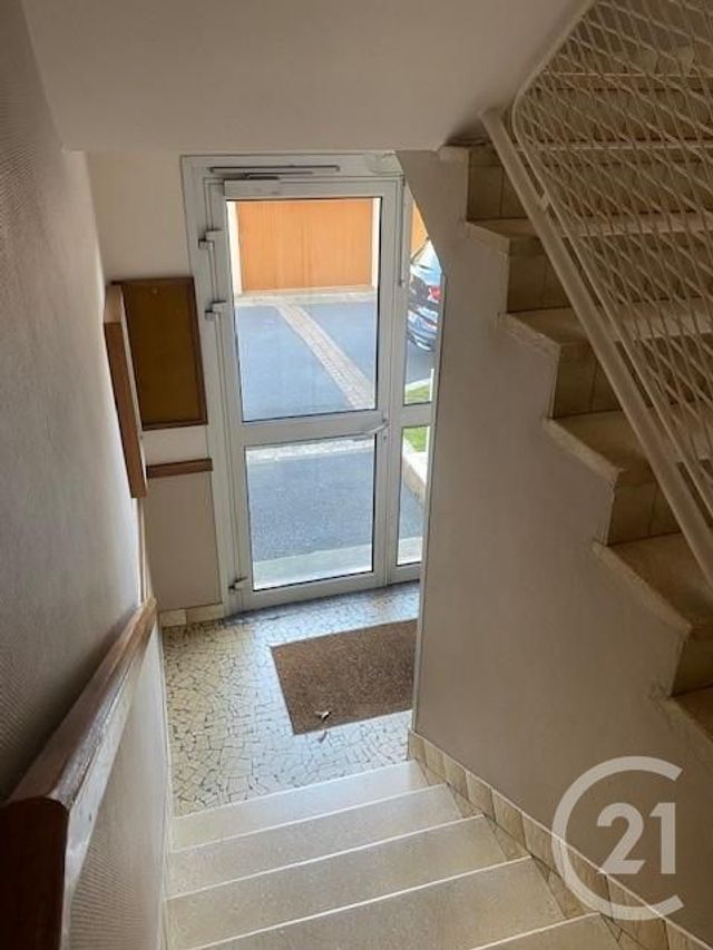 Appartement F3 à louer - 3 pièces - 52.24 m2 - SARTROUVILLE - 78 - ILE-DE-FRANCE - Century 21 G.T.I.