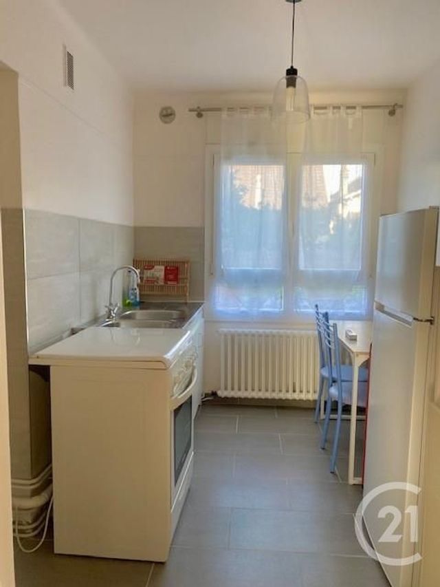 Appartement F3 à louer - 3 pièces - 52.24 m2 - SARTROUVILLE - 78 - ILE-DE-FRANCE - Century 21 G.T.I.
