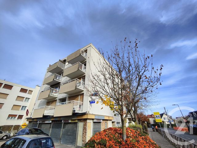 Appartement F4 à vendre - 4 pièces - 78.09 m2 - SARTROUVILLE - 78 - ILE-DE-FRANCE - Century 21 G.T.I.