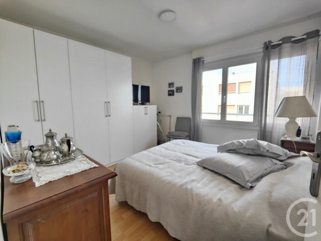Appartement F4 à vendre - 4 pièces - 78.09 m2 - SARTROUVILLE - 78 - ILE-DE-FRANCE - Century 21 G.T.I.