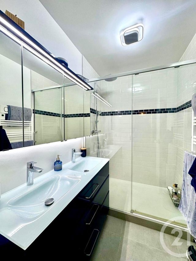 Appartement F4 à vendre - 4 pièces - 66.02 m2 - SARTROUVILLE - 78 - ILE-DE-FRANCE - Century 21 G.T.I.