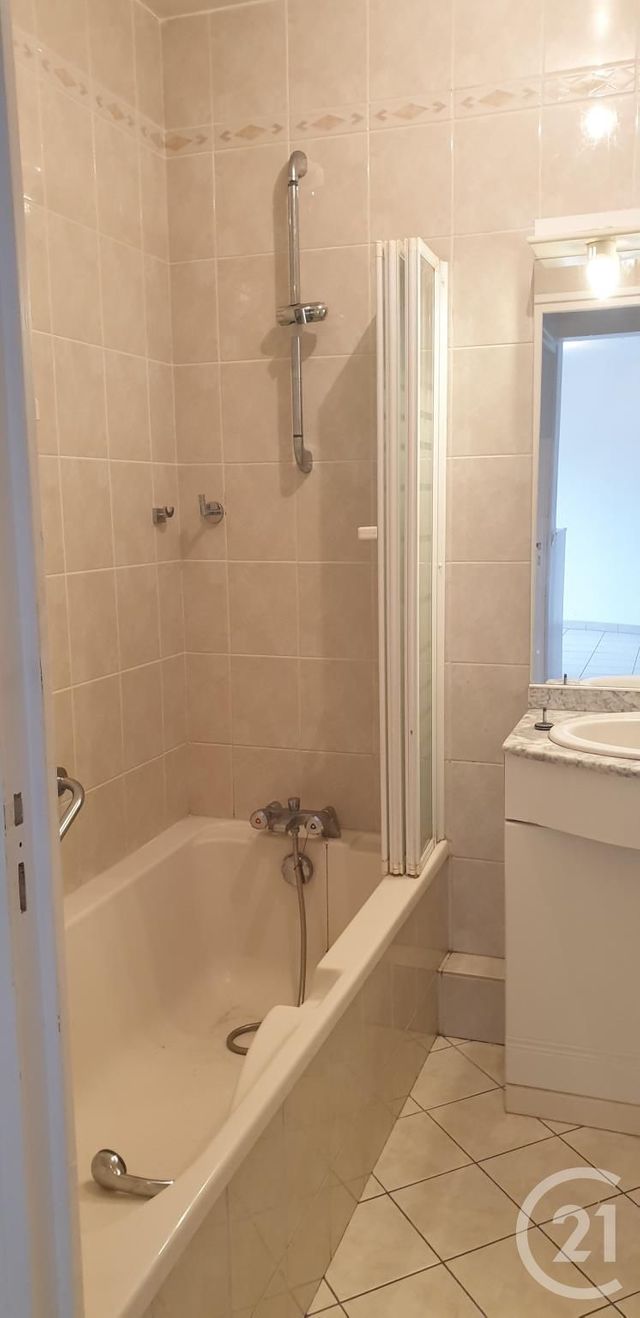 Appartement F2 à louer - 2 pièces - 34.08 m2 - HOUILLES - 78 - ILE-DE-FRANCE - Century 21 G.T.I.