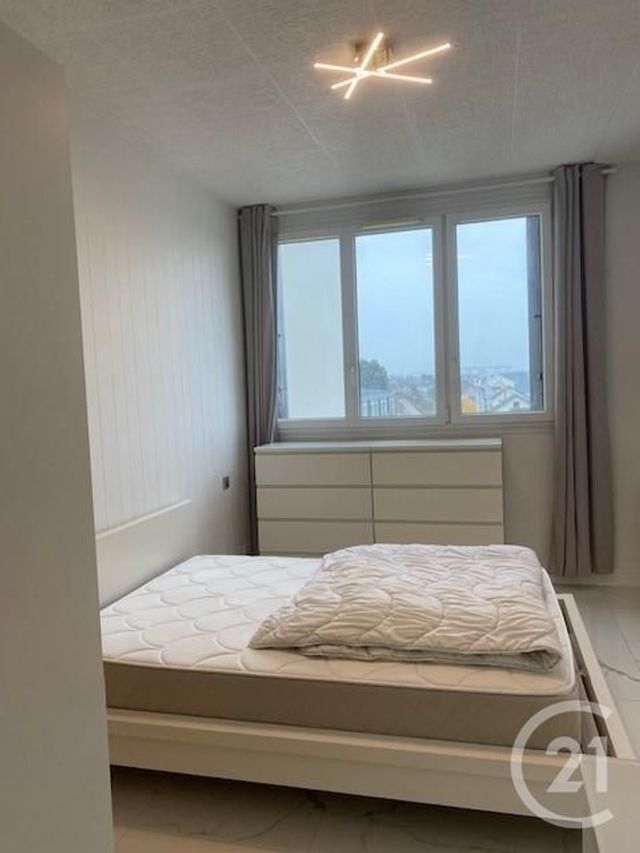 Appartement F3 à louer - 3 pièces - 78.21 m2 - SARTROUVILLE - 78 - ILE-DE-FRANCE - Century 21 G.T.I.