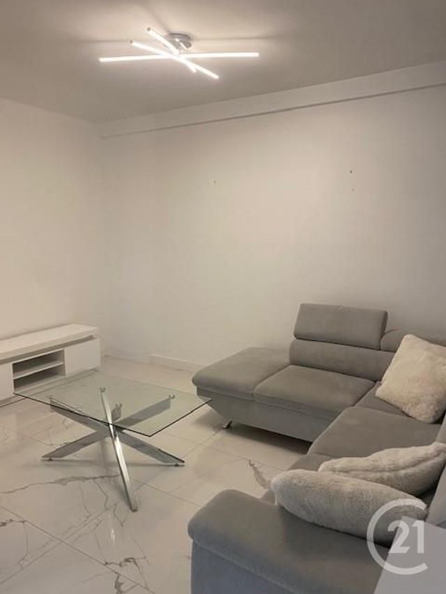 Appartement F3 à louer - 3 pièces - 78.21 m2 - SARTROUVILLE - 78 - ILE-DE-FRANCE - Century 21 G.T.I.