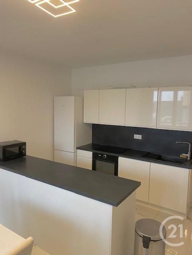 Appartement F3 à louer - 3 pièces - 78.21 m2 - SARTROUVILLE - 78 - ILE-DE-FRANCE - Century 21 G.T.I.