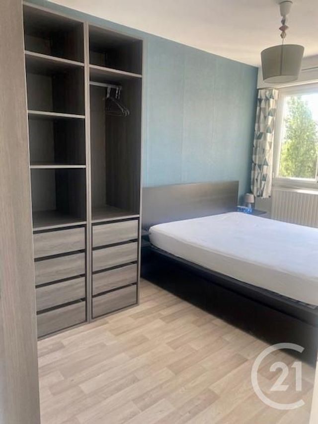 Appartement à louer - 3 pièces - 70.42 m2 - SARTROUVILLE - 78 - ILE-DE-FRANCE - Century 21 G.T.I.