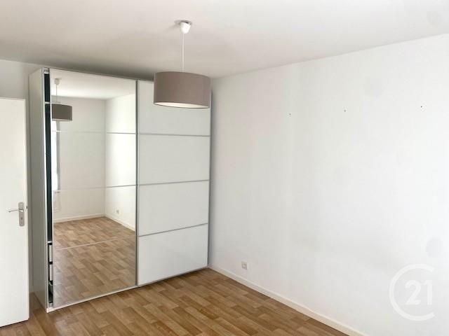 Appartement F2 à louer - 2 pièces - 44.85 m2 - SARTROUVILLE - 78 - ILE-DE-FRANCE - Century 21 G.T.I.