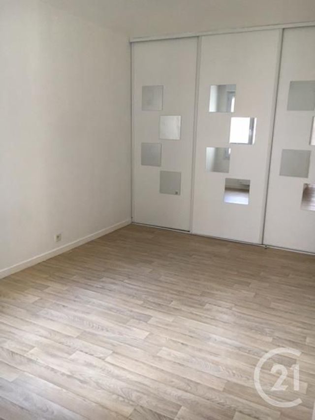 Appartement F2 à louer - 2 pièces - 46.37 m2 - SARTROUVILLE - 78 - ILE-DE-FRANCE - Century 21 G.T.I.