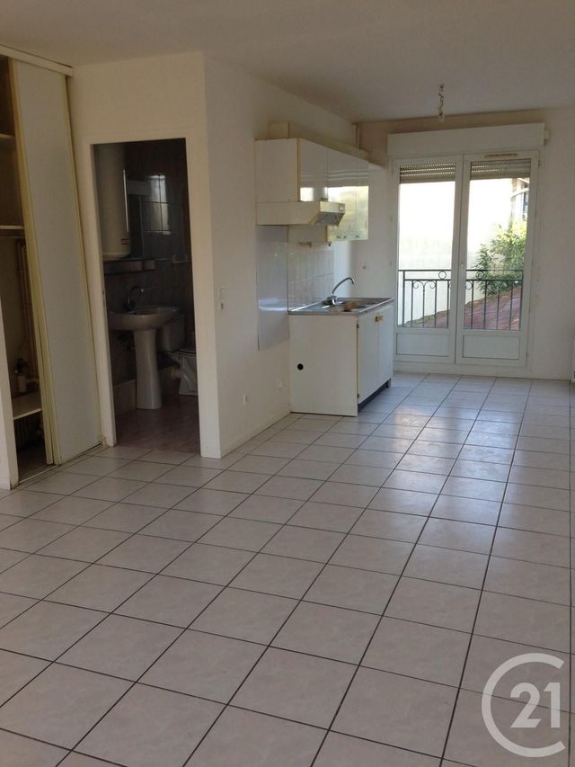 Appartement F2 à louer - 2 pièces - 44.23 m2 - SARTROUVILLE - 78 - ILE-DE-FRANCE - Century 21 G.T.I.