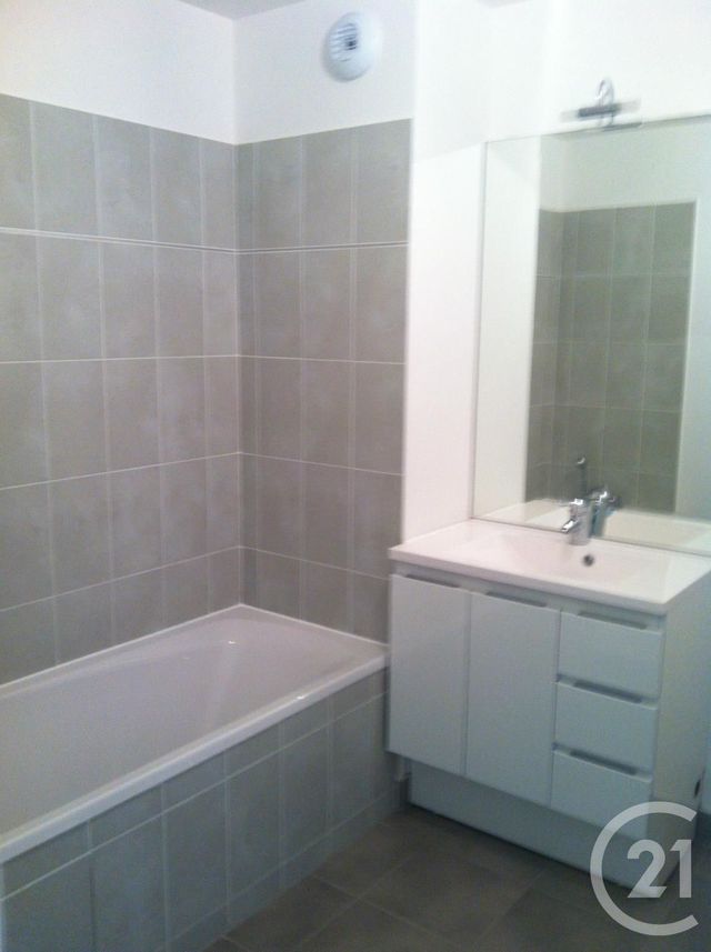 Appartement F3 à louer - 3 pièces - 68.81 m2 - SARTROUVILLE - 78 - ILE-DE-FRANCE - Century 21 G.T.I.