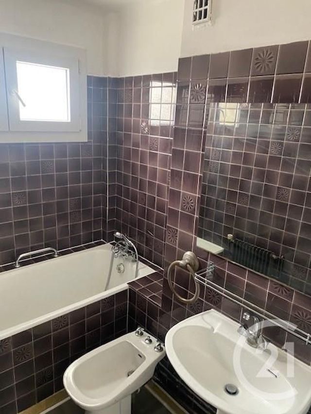 Appartement F3 à louer - 3 pièces - 51.62 m2 - SARTROUVILLE - 78 - ILE-DE-FRANCE - Century 21 G.T.I.