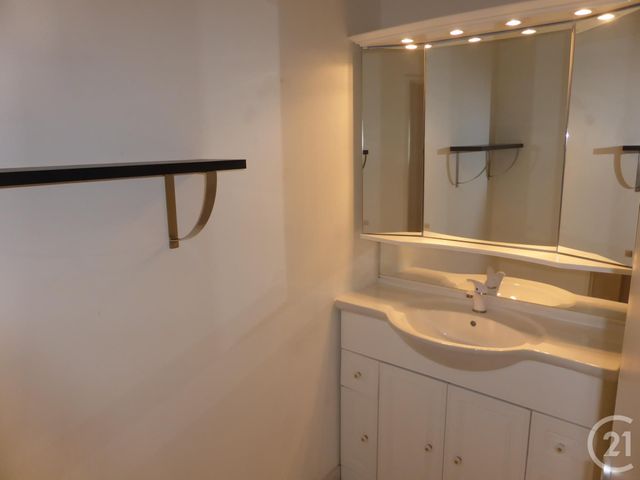 Appartement F2 à louer - 2 pièces - 46.0 m2 - MONTESSON - 78 - ILE-DE-FRANCE - Century 21 G.T.I.