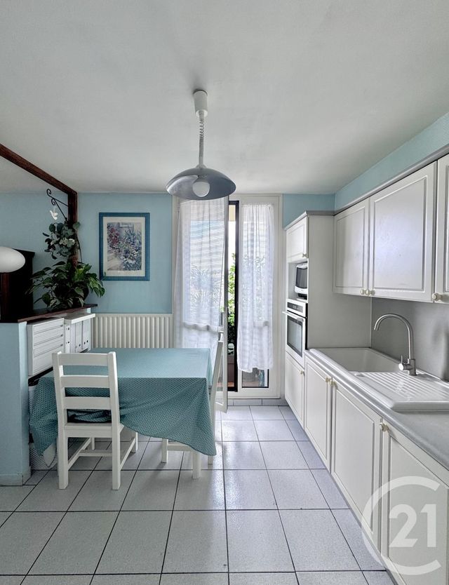Appartement F4 à vendre - 4 pièces - 88.69 m2 - SARTROUVILLE - 78 - ILE-DE-FRANCE - Century 21 G.T.I.