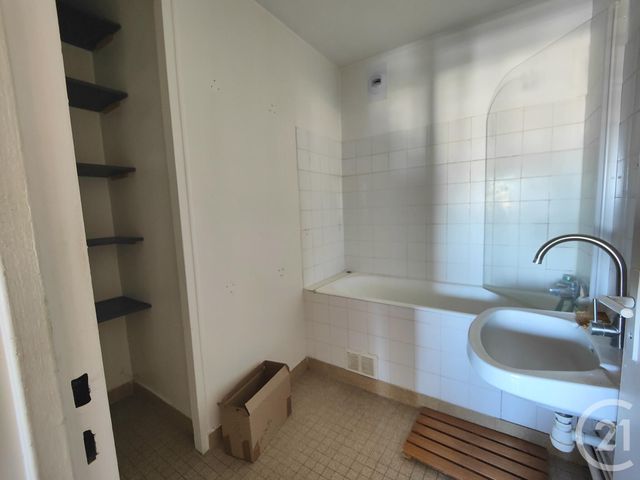 Appartement F4 à vendre - 4 pièces - 68.17 m2 - SARTROUVILLE - 78 - ILE-DE-FRANCE - Century 21 G.T.I.